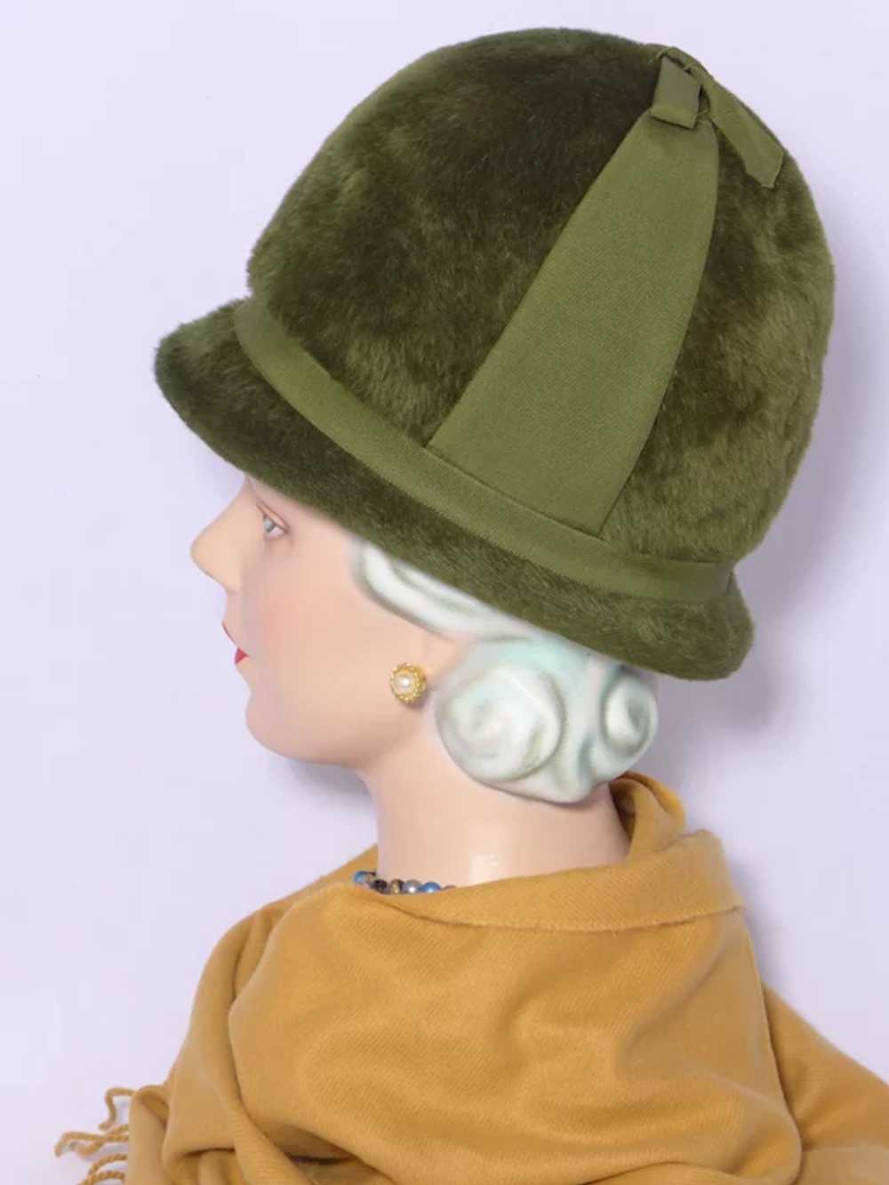 Vintage 1960s Oleg Cassini Helmet Style Hat Olive… - image 2
