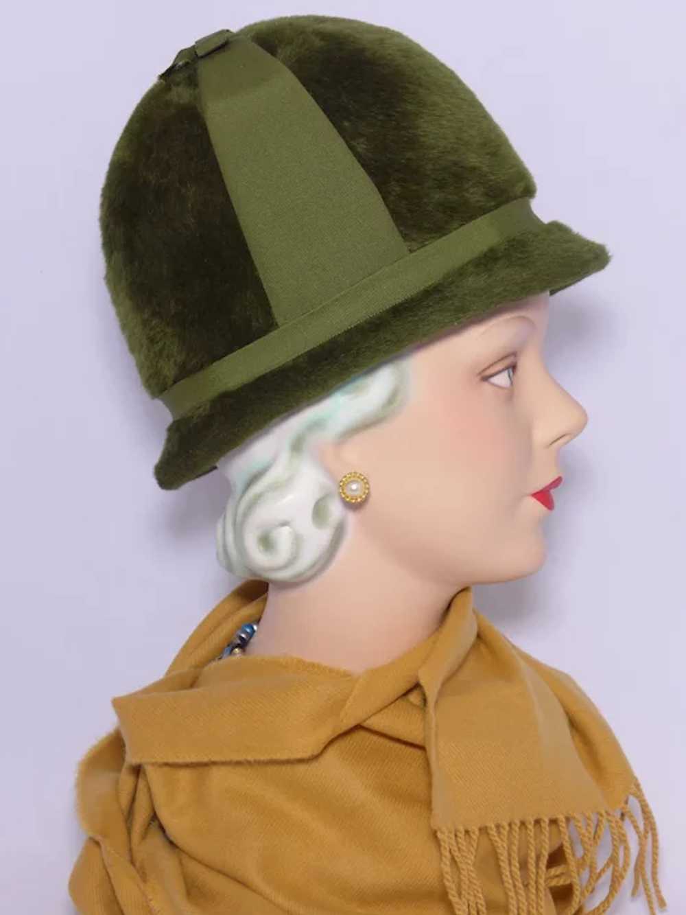 Vintage 1960s Oleg Cassini Helmet Style Hat Olive… - image 4