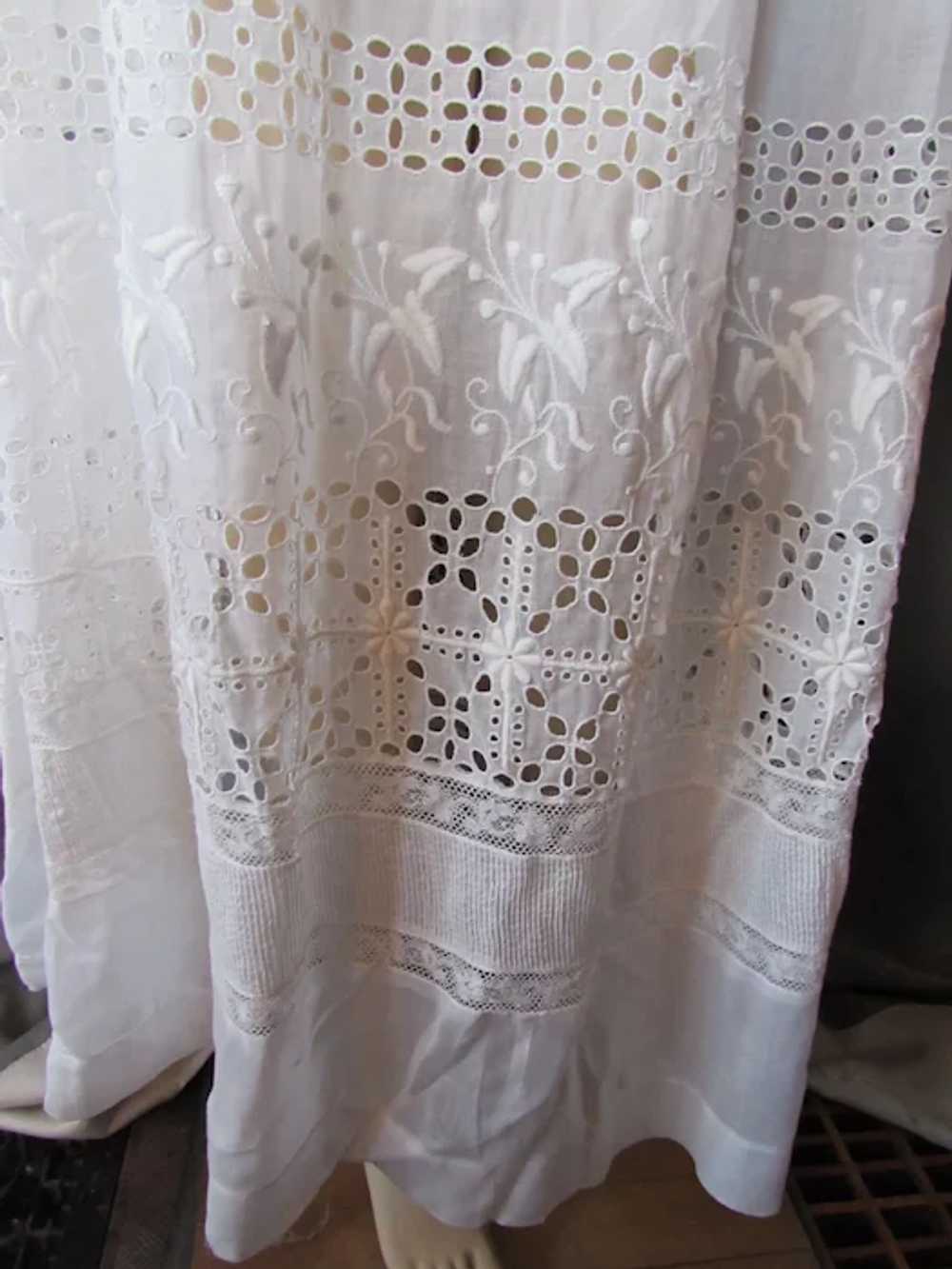 Exceptional Summer Dress Edwardian Era White Brod… - image 11