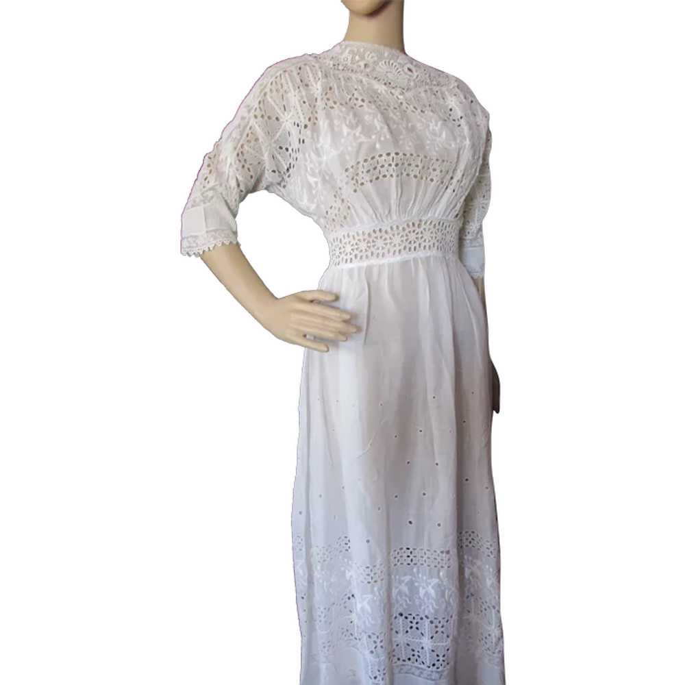 Exceptional Summer Dress Edwardian Era White Brod… - image 1