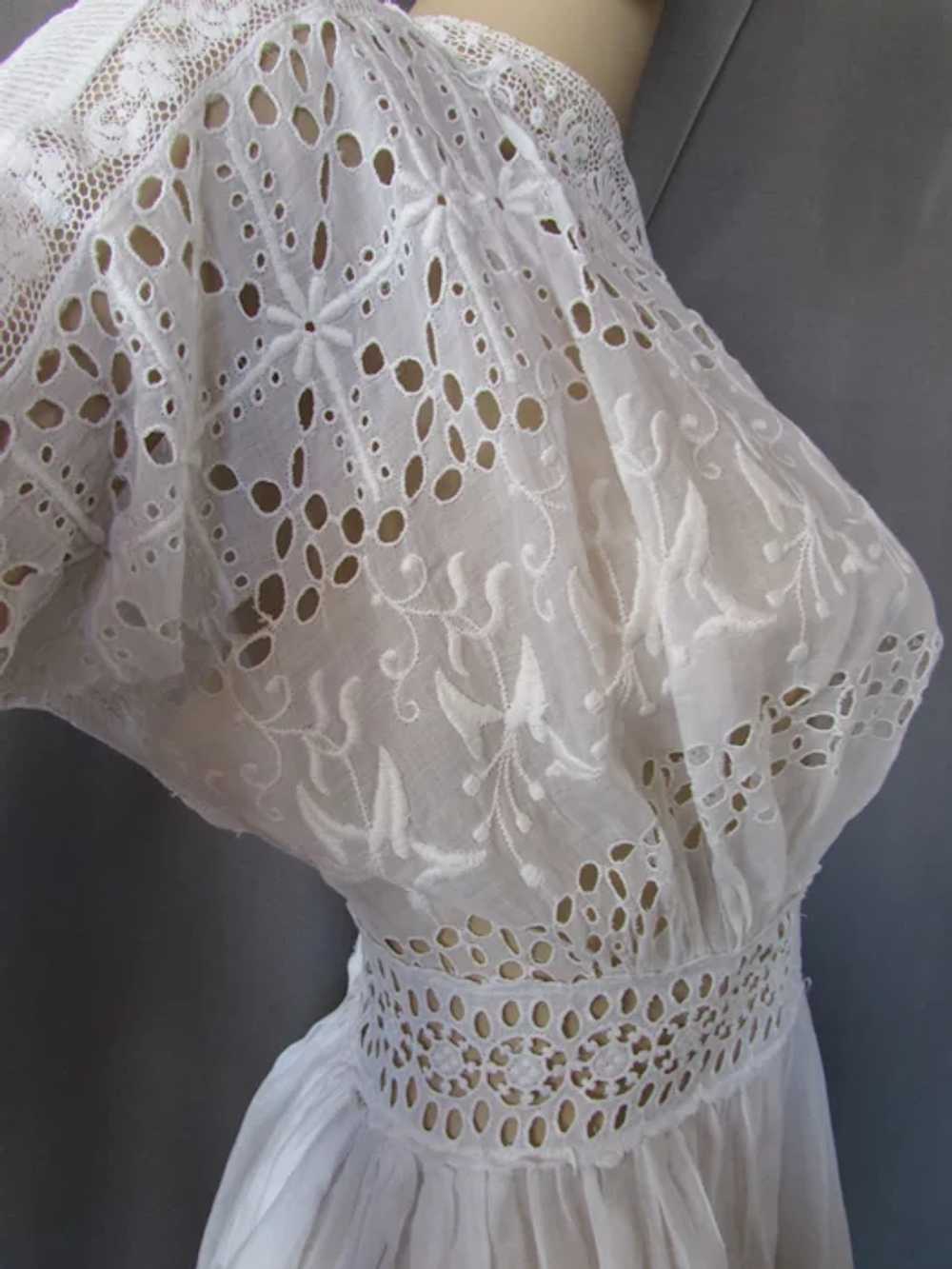 Exceptional Summer Dress Edwardian Era White Brod… - image 5