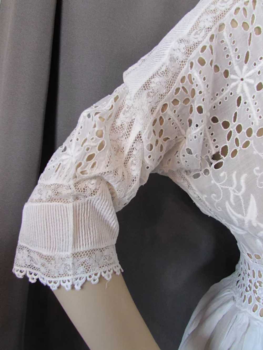 Exceptional Summer Dress Edwardian Era White Brod… - image 7