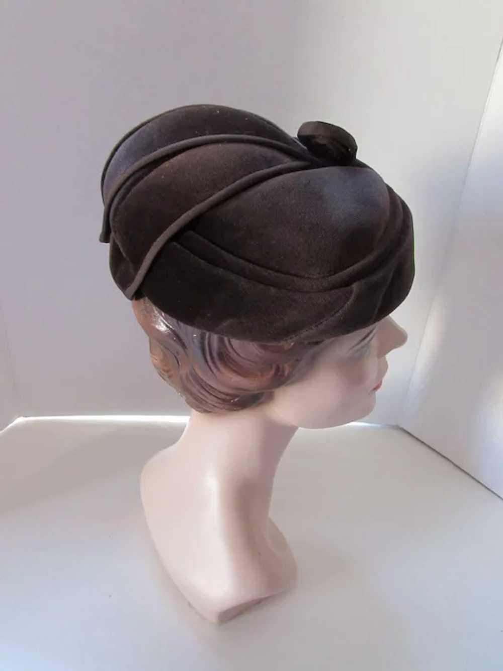 Handsome Chocolate Brown Velvet Hat Made in Engla… - image 4
