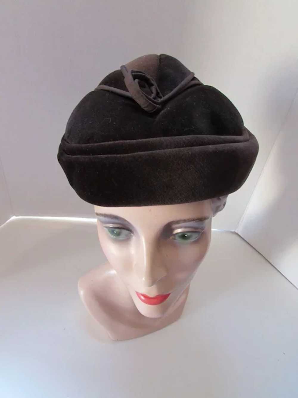 Handsome Chocolate Brown Velvet Hat Made in Engla… - image 8