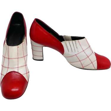Stunning and Chic 1960's Red and White Leather Pum