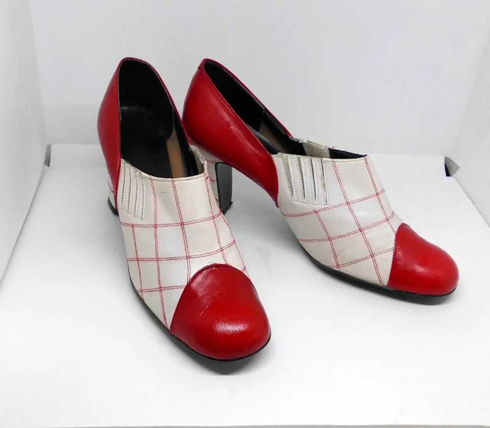 Stunning and Chic 1960's Red and White Leather Pu… - image 2