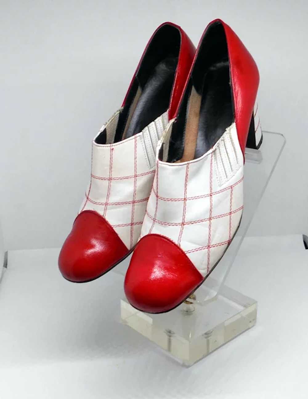 Stunning and Chic 1960's Red and White Leather Pu… - image 3