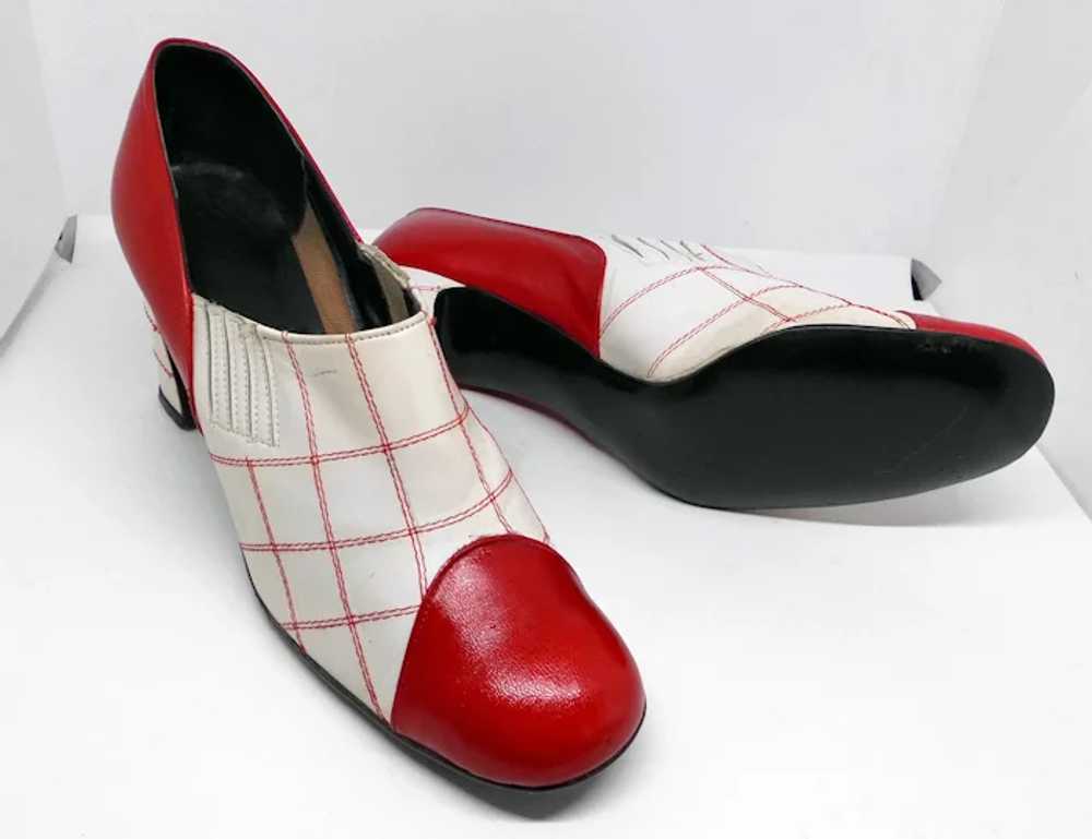 Stunning and Chic 1960's Red and White Leather Pu… - image 7