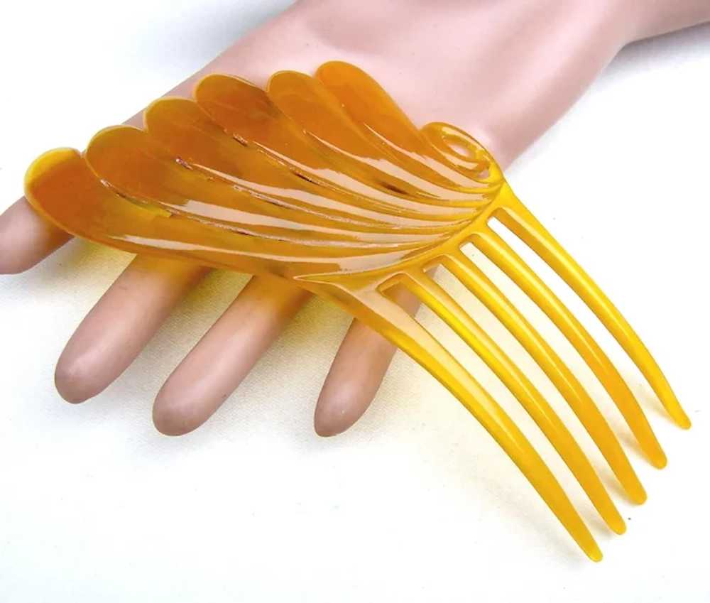Art Deco amber celluloid hair comb Spanish style … - image 2