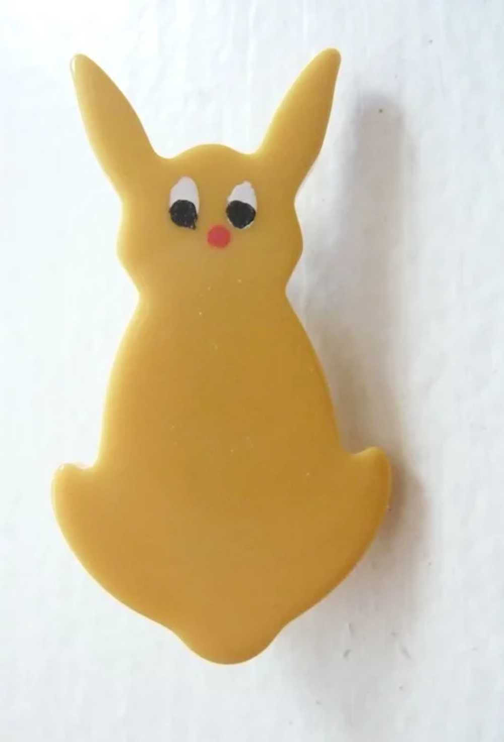 Bakelite Realistic Yellow Bunny Rabbit Hair Ornam… - image 3