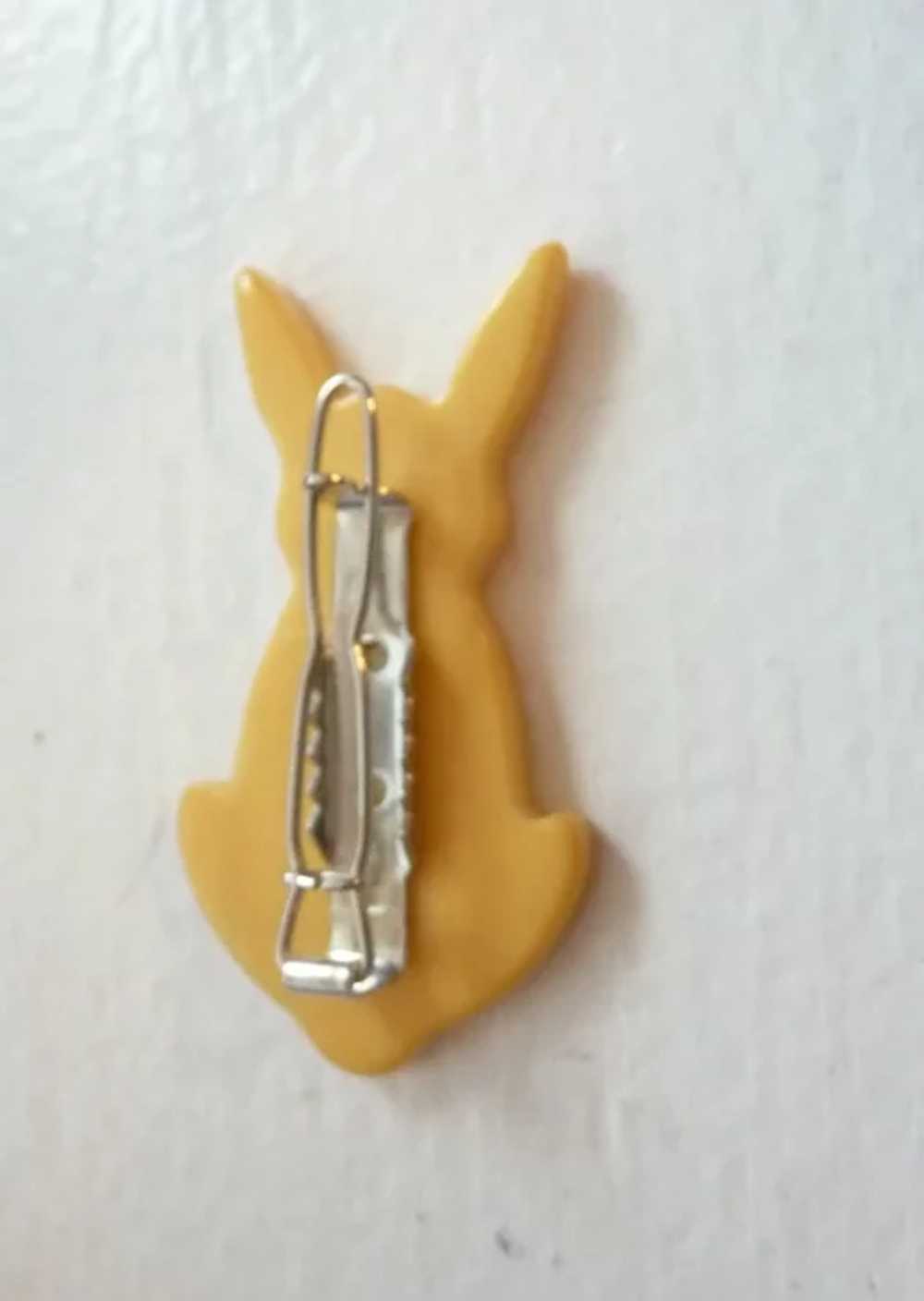 Bakelite Realistic Yellow Bunny Rabbit Hair Ornam… - image 4