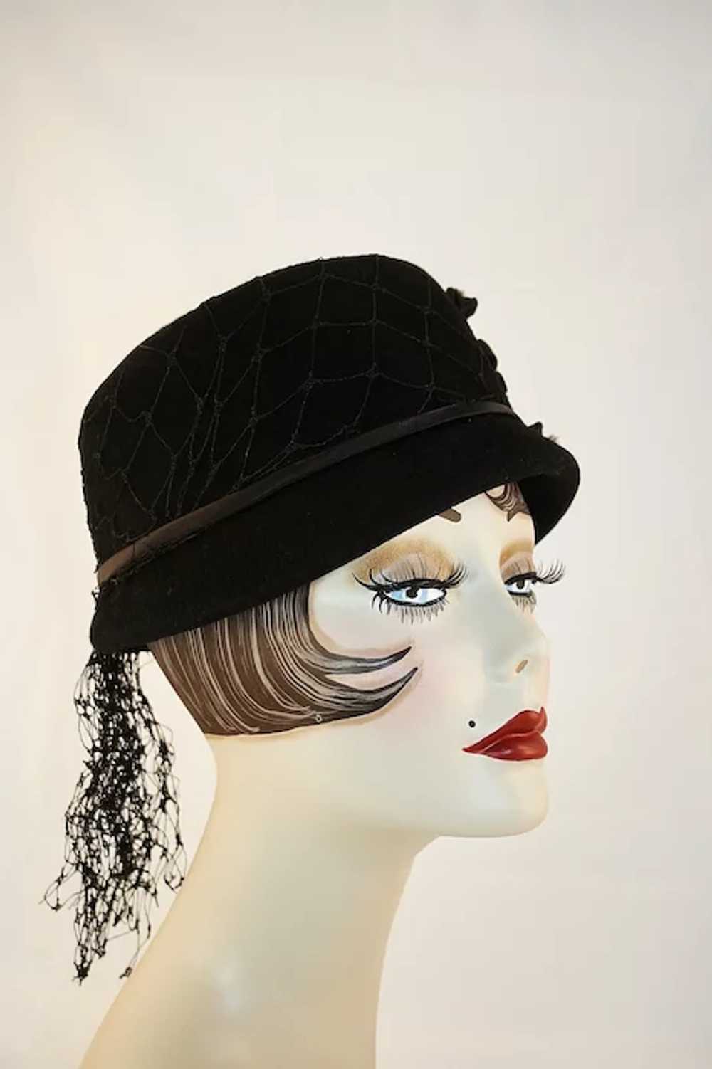 Vintage Black Felted Wool Hat With Black Netting … - image 4