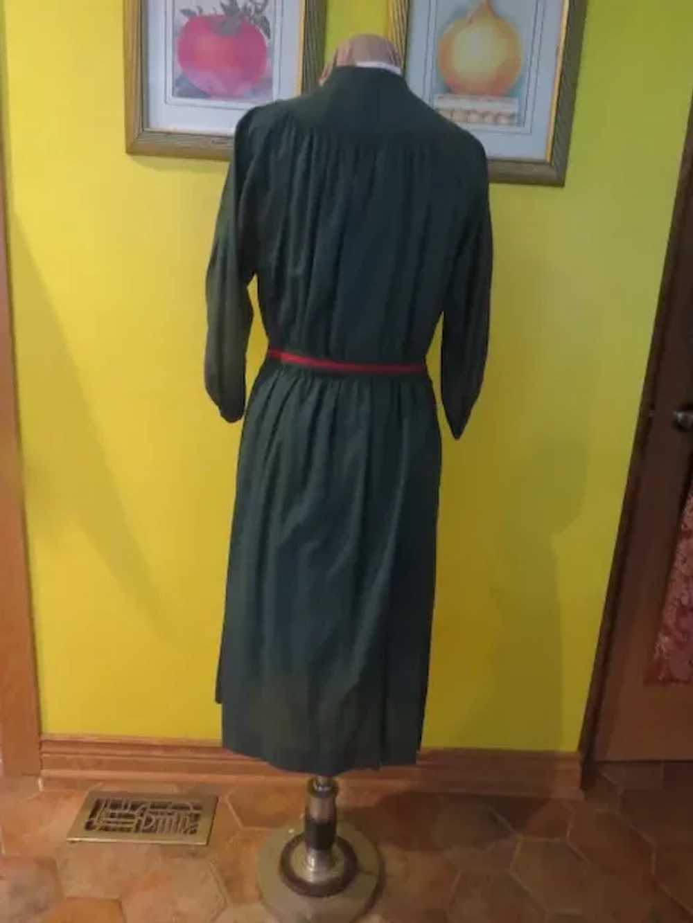 Leslie Fay Green Smocked Shirtwaist Dress - image 3