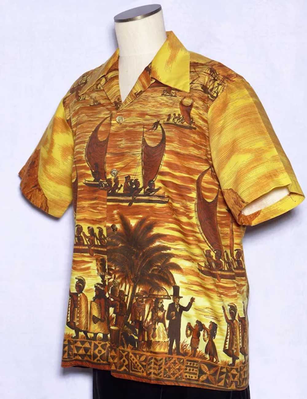 Vintage 1960s Royal Polynesian Hawaiian Shirt  Hi… - image 8