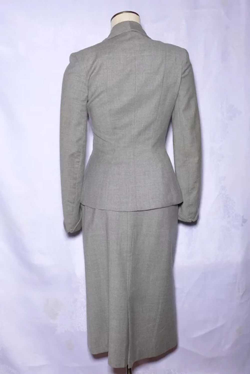 Vintage 1940s Ladies Suit Jacket and Skirt Gray W… - image 3