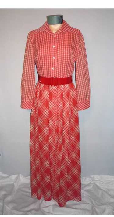 Vintage 1960s Red and White Two Patterned Check M… - image 1