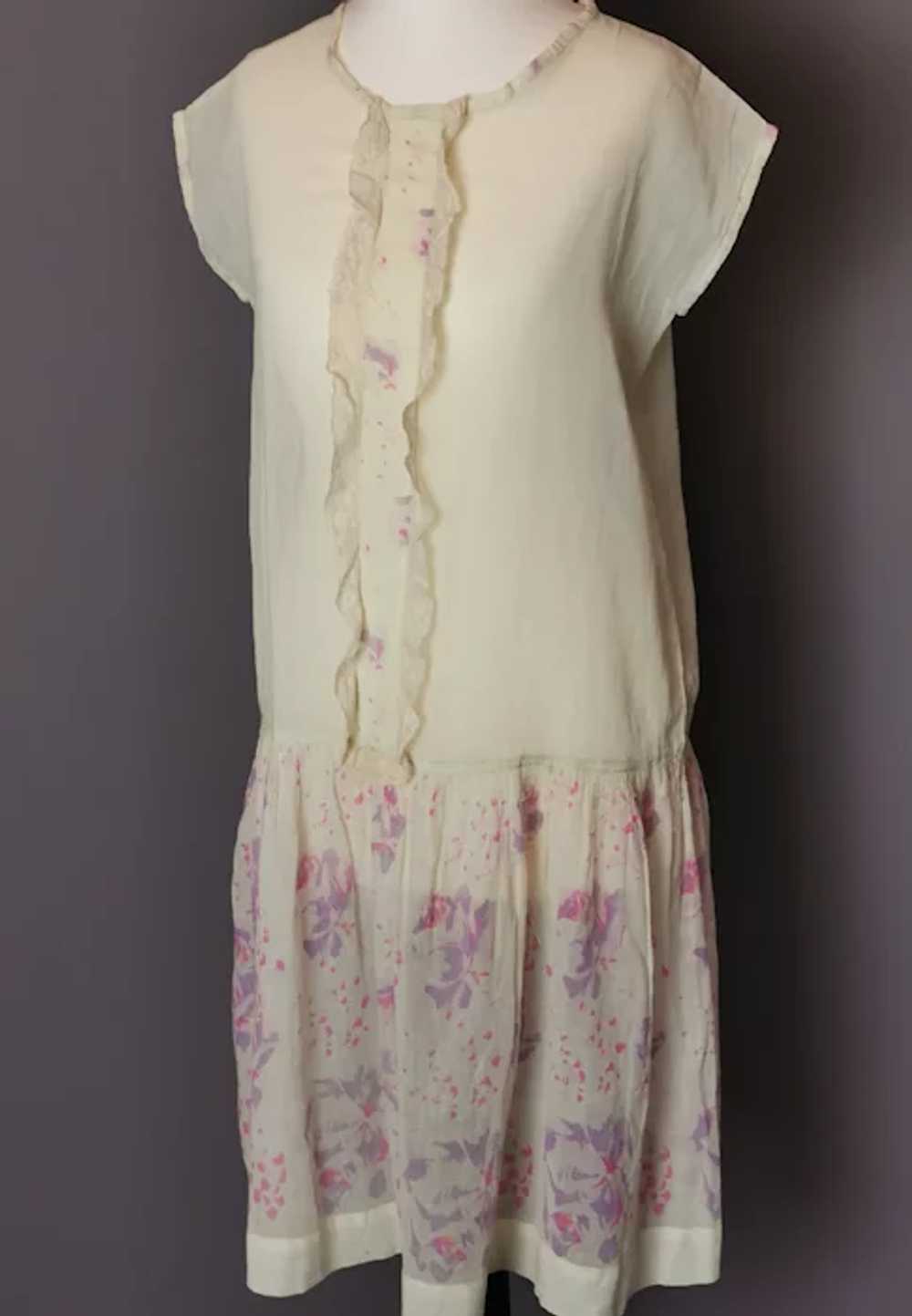Vintage 1920s day dress, batiste cotton, floral - image 10