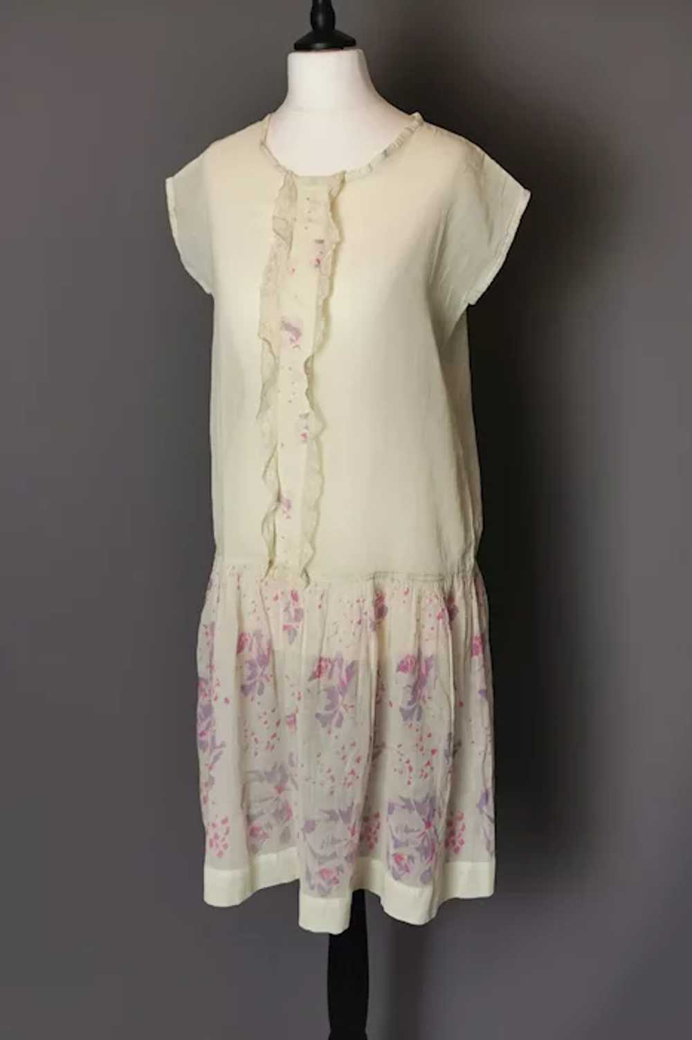 Vintage 1920s day dress, batiste cotton, floral - image 3