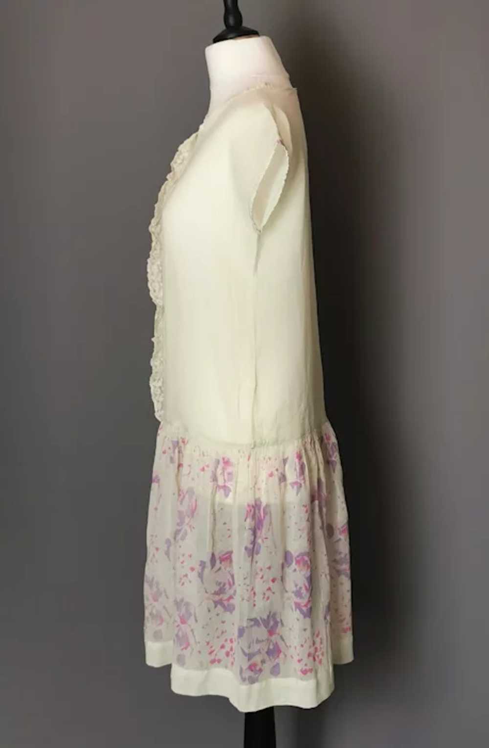 Vintage 1920s day dress, batiste cotton, floral - image 7