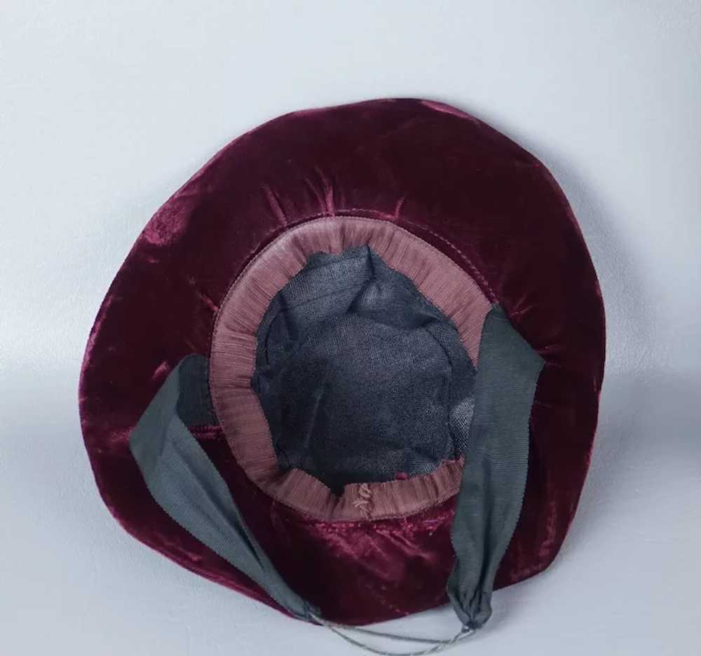 40s Mulberry Velvet Brimmed Tilt Hat - image 10