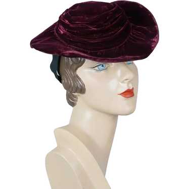 40s Mulberry Velvet Brimmed Tilt Hat - image 1