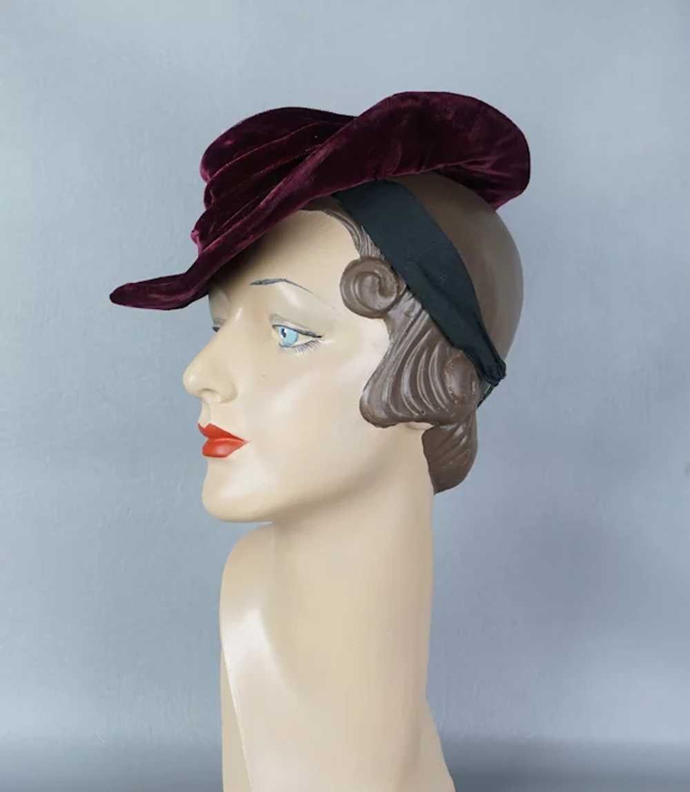 40s Mulberry Velvet Brimmed Tilt Hat - image 4