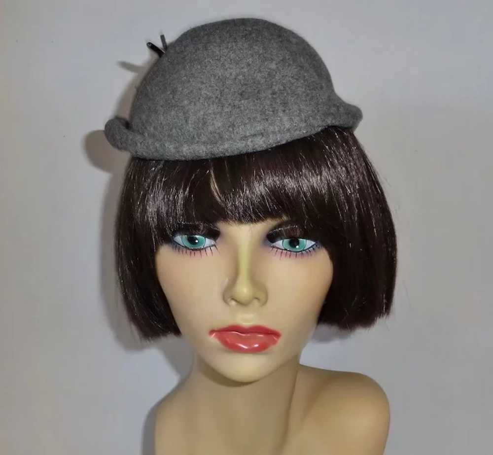 Vintage 1940's Gray Glenover Wool Hat with Feathe… - image 3