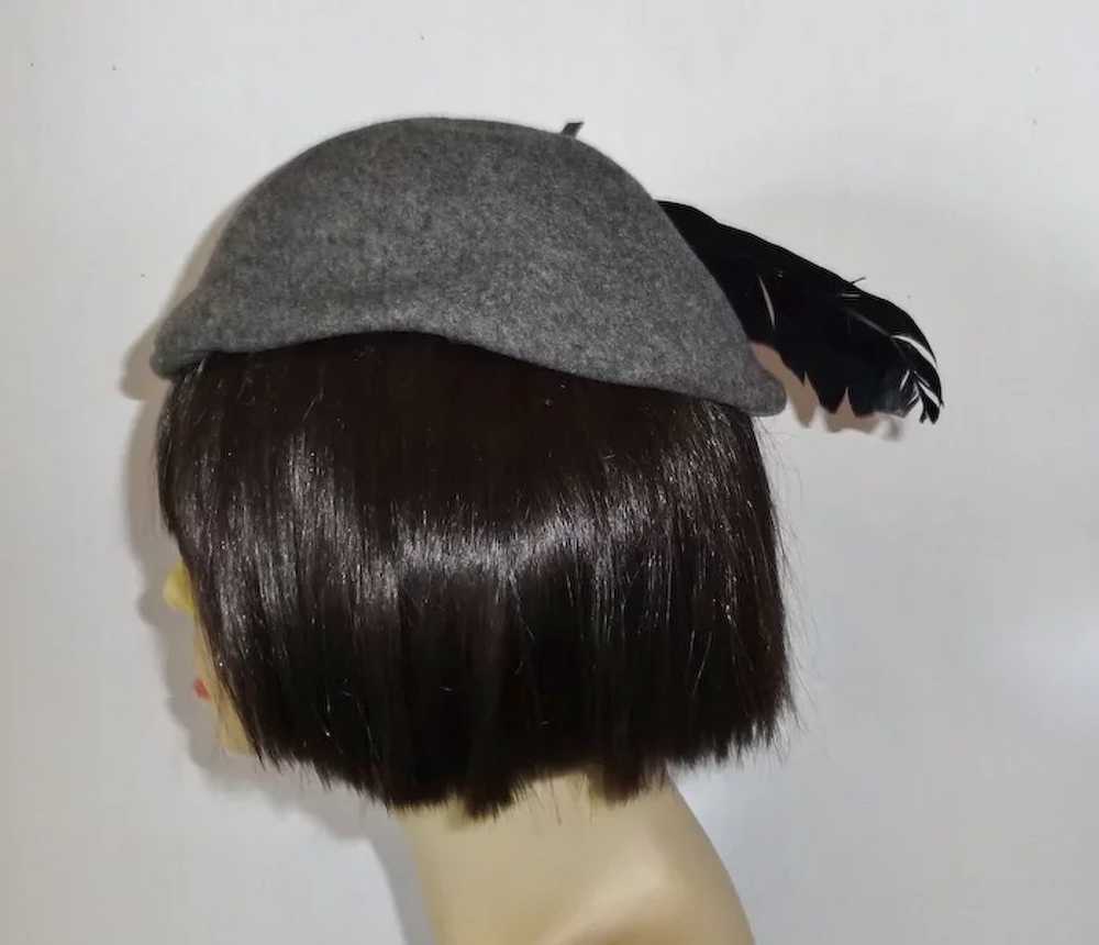 Vintage 1940's Gray Glenover Wool Hat with Feathe… - image 5