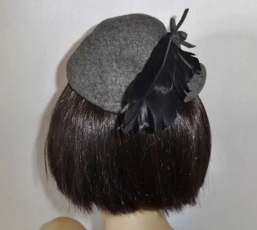 Vintage 1940's Gray Glenover Wool Hat with Feathe… - image 6