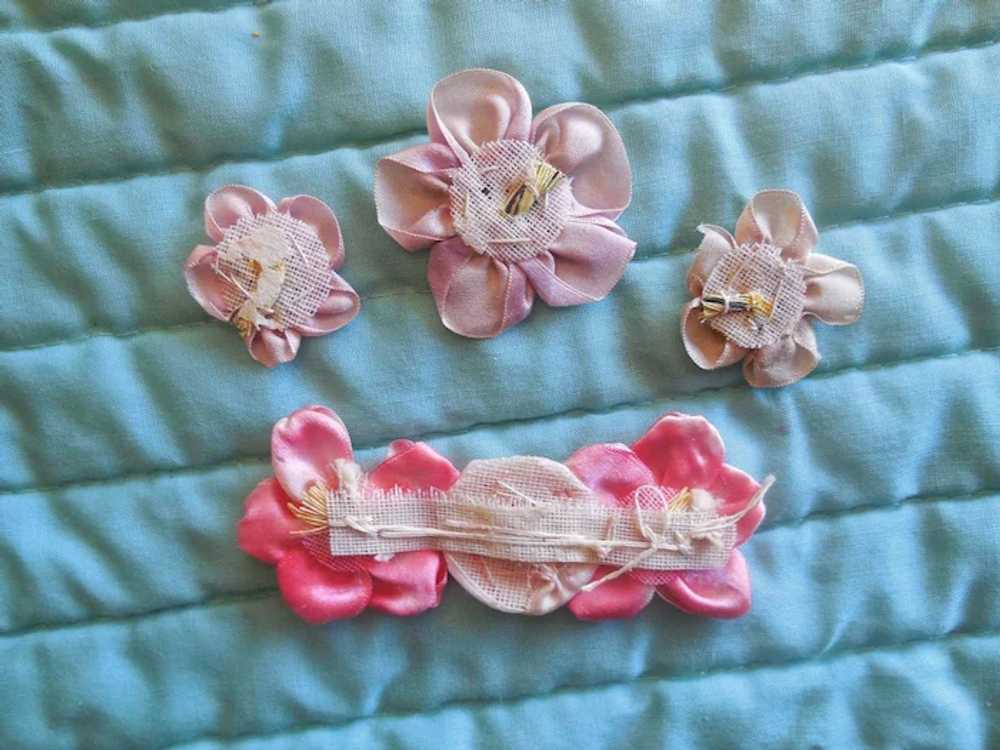 1920's Textile of Silk Flowers - image 2