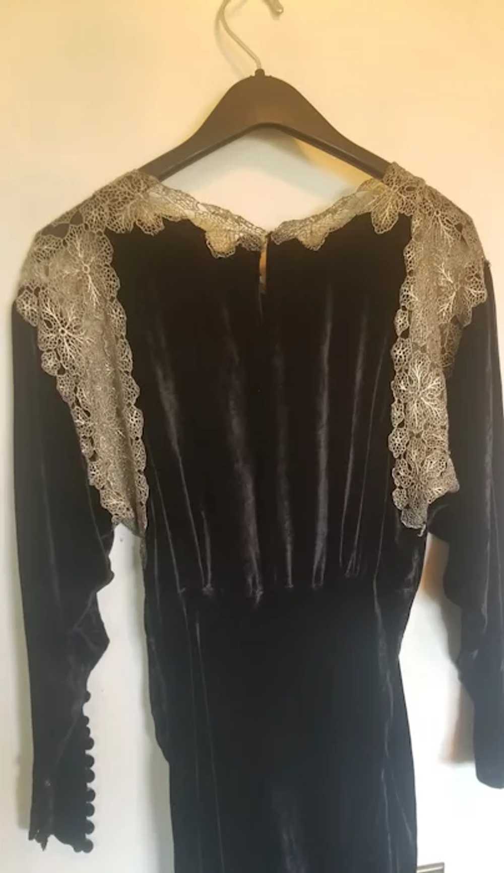 Art Deco Black Velvet & Silver Metallic Lace Gown - image 5
