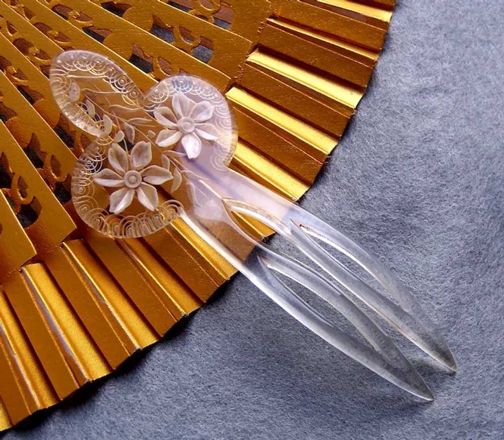 Mid-Century hair comb engraved Lucite hair access… - image 11