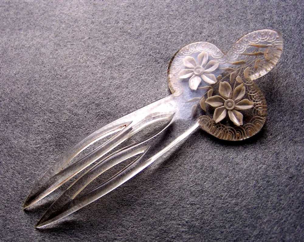 Mid-Century hair comb engraved Lucite hair access… - image 12