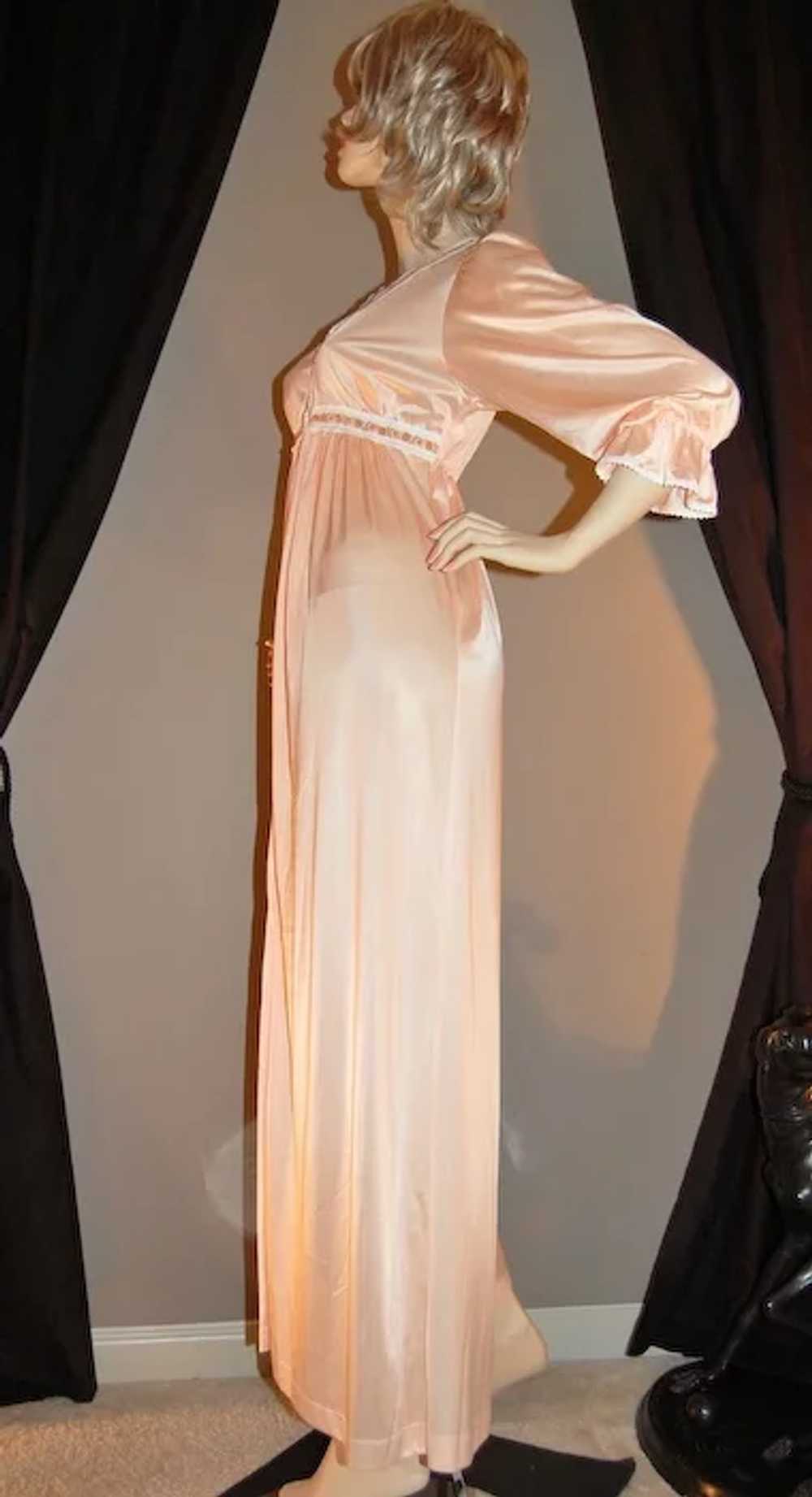 1970s Lorraine ~ Long Peach Nylon Lounging Gown/R… - image 4