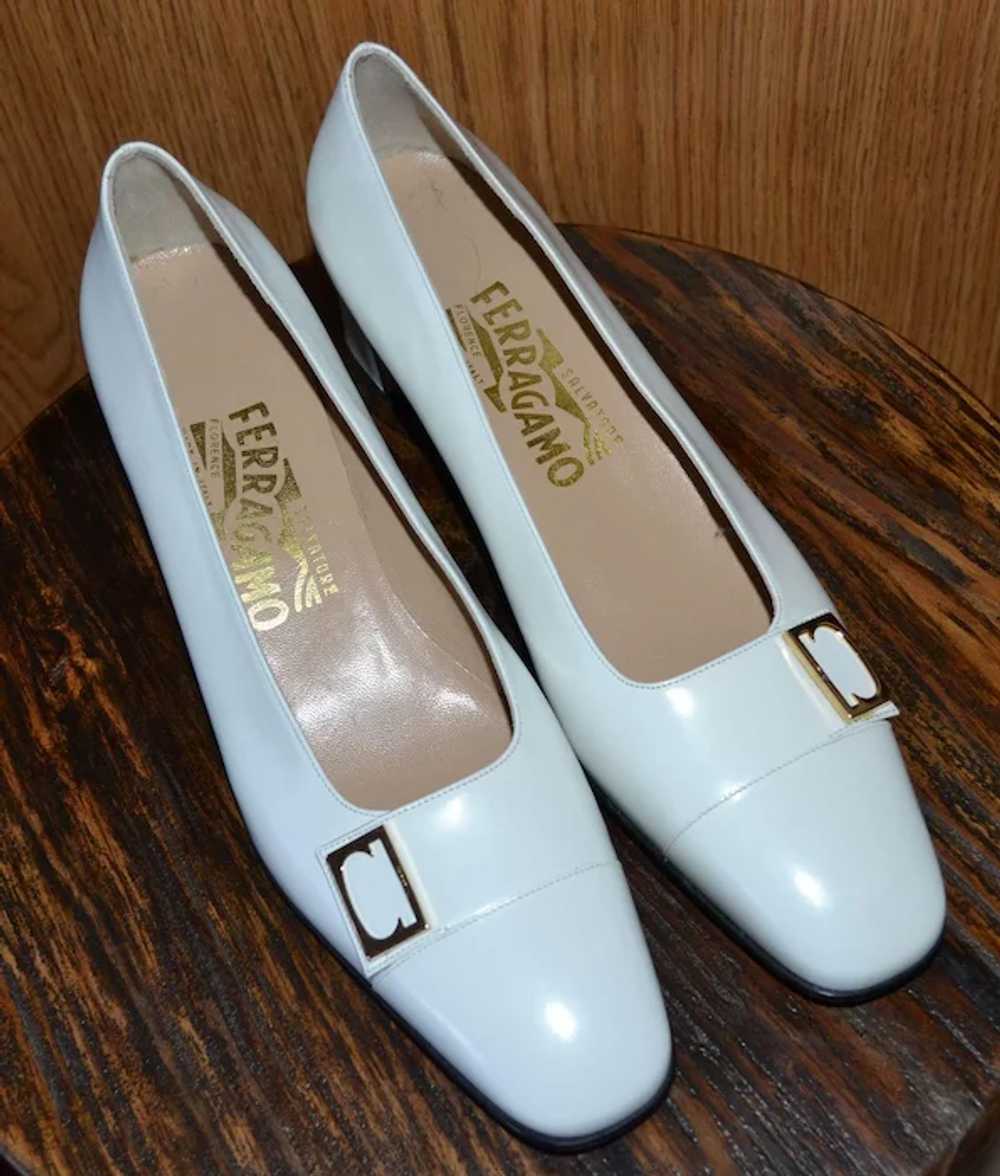 NOS Salvatore Ferragamo Lily White Leather Classi… - image 2