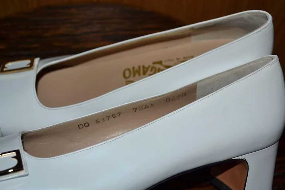 NOS Salvatore Ferragamo Lily White Leather Classi… - image 6