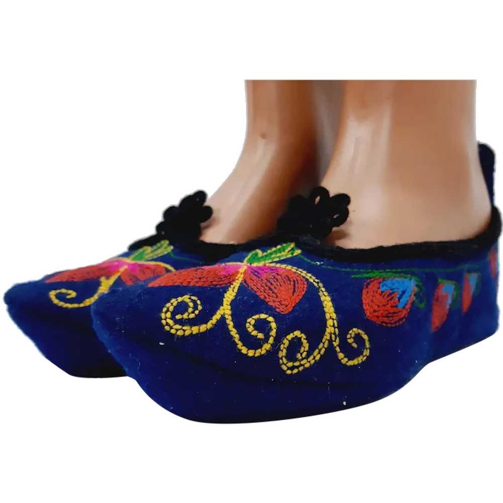 Vintage Bulgarian handmade folk slippers - image 1