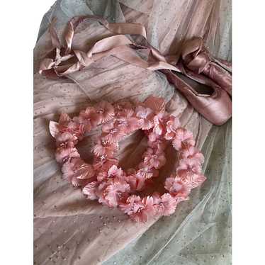 Lovely Shabby Chic Vintage Coral Peach Flower Crow