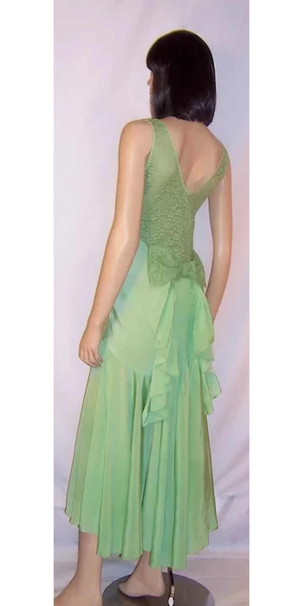 1930's Bias-Cut, Pastel Green Silk Crepe and Lace… - image 2