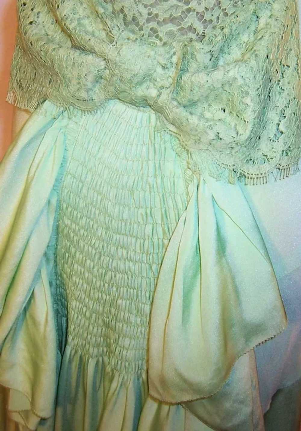 1930's Bias-Cut, Pastel Green Silk Crepe and Lace… - image 8