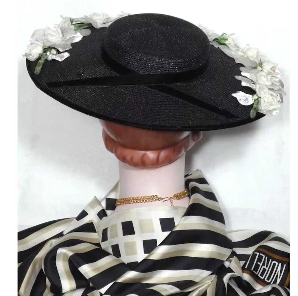 Vintage 1950s Black Straw Cartwheel Hat With Whit… - image 3