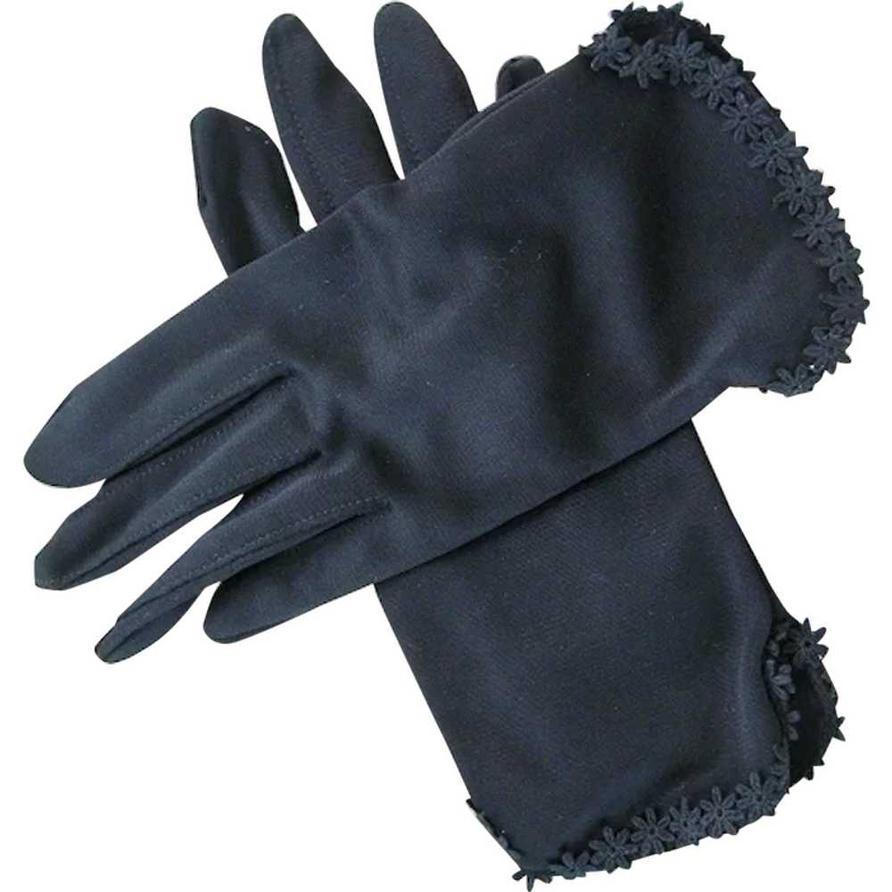Vintage Ladies Black Daisy Trim Gloves - image 1
