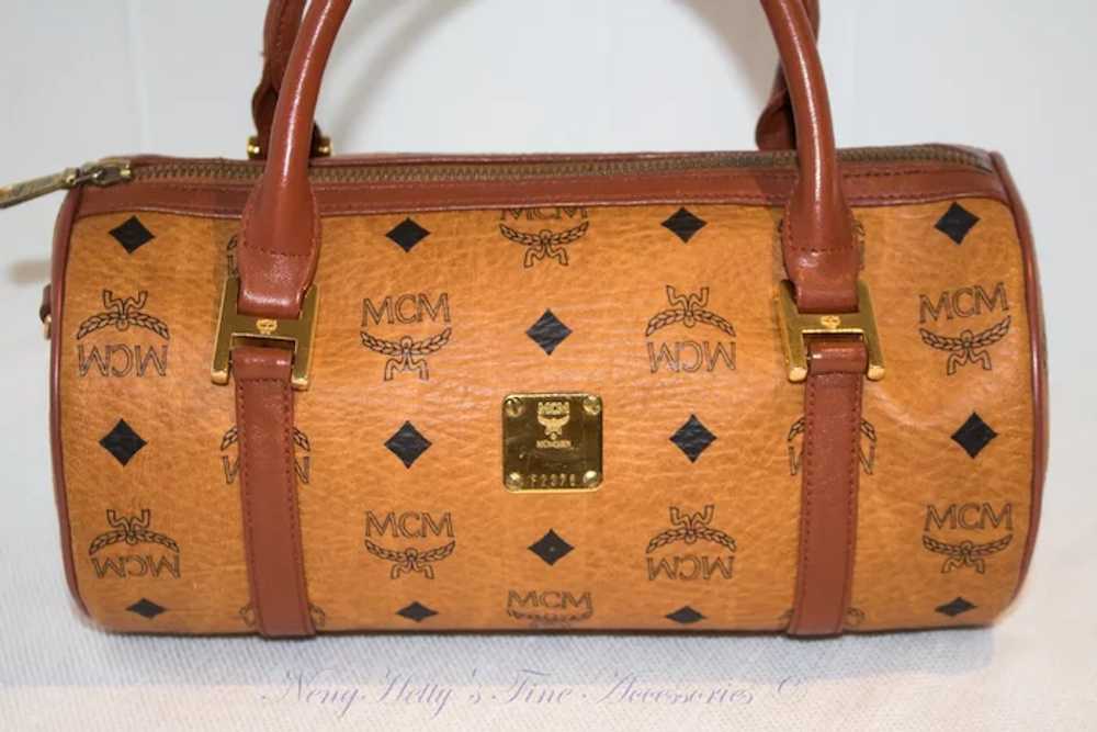 Vintage MCM Barrel Handbag from the Original Vise… - image 2