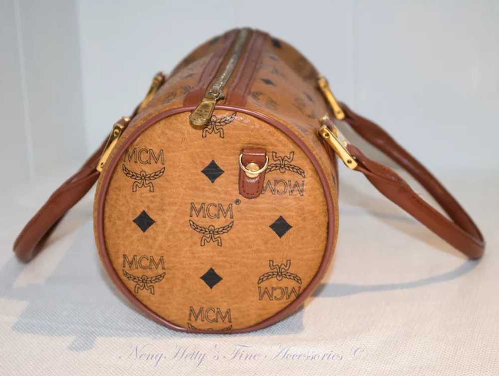 Vintage MCM Barrel Handbag from the Original Vise… - image 4