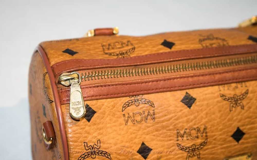 Vintage MCM Barrel Handbag from the Original Vise… - image 7