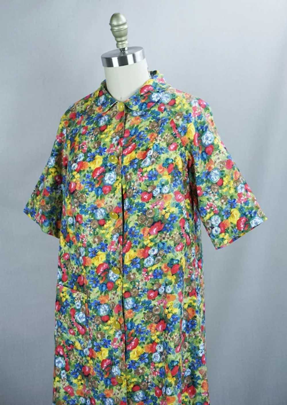 70s Bright Multi-Colored Floral Robe Housecoat by… - image 2