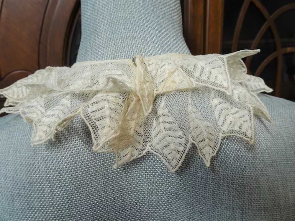 ANTIQUE 1930s French Netted Lace Collar, Multi La… - image 3