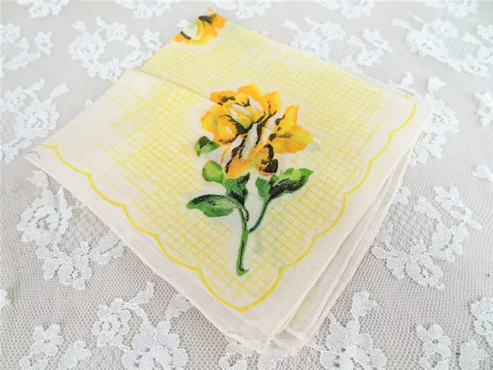 LOVELY Vintage Printed Floral Hanky, Yellow Flowe… - image 2