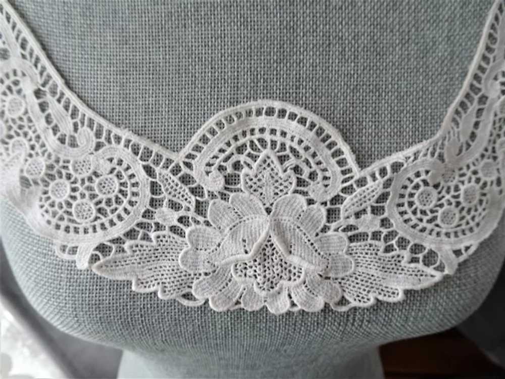 LOVELY Vintage Lace Collar,Intricate Lace Pattern… - image 2