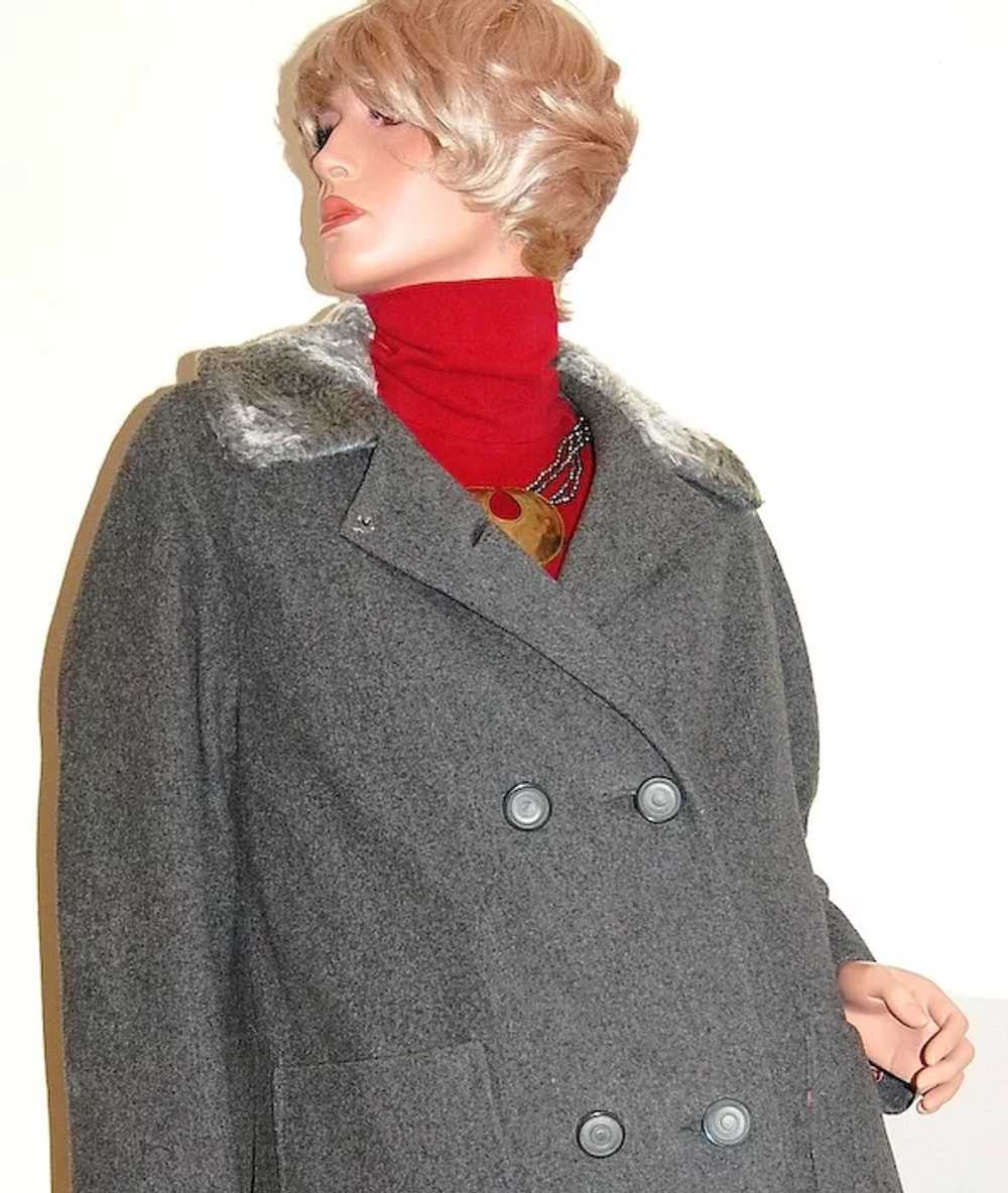 1950/60s ILGWU ~ Gray Wool & Faux Fur Coat - image 2